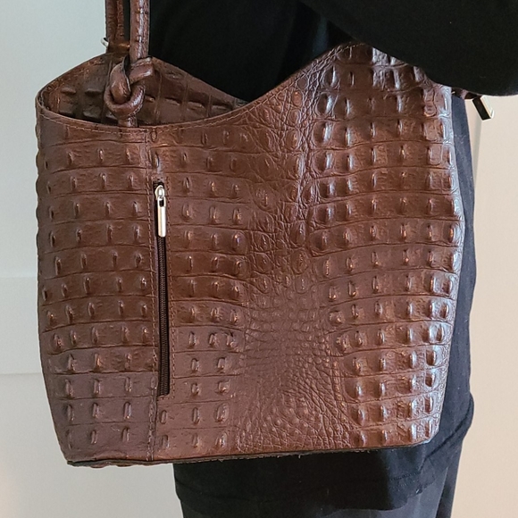 Bag with shoulder strap in crocodile print - Mela D'oro